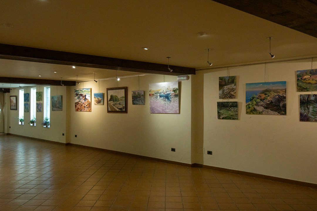 Imagen ilustrativa de una exposición artística; no corresponde a una exposición ya realizada en Paradiso
